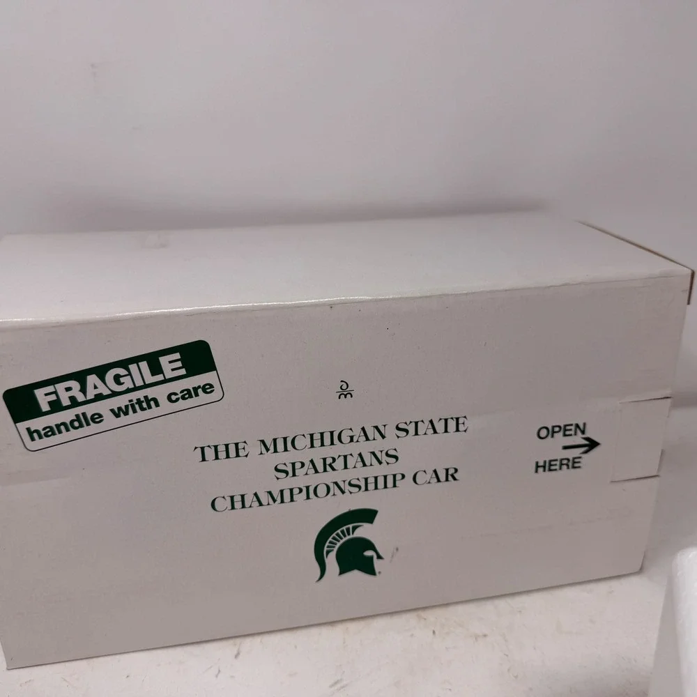 Danbury Mint Michigan State Spartans Die-Cast Car Ford Thunderbird 1:24